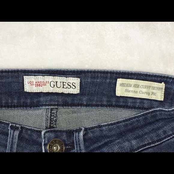 Guess jean shorts size 24 - Picture 2 of 5